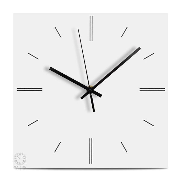 Horloge blanche au format carré pour décoration intérieure
