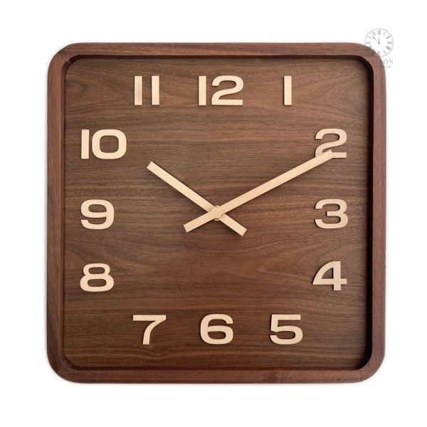 Horloge carrée élégante pour tout type d'intérieur