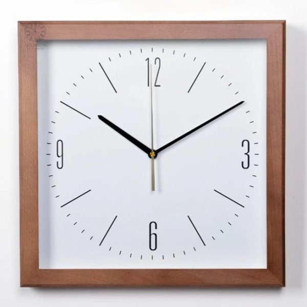 Horloge en bois carré, un choix intemporel pour votre déco
