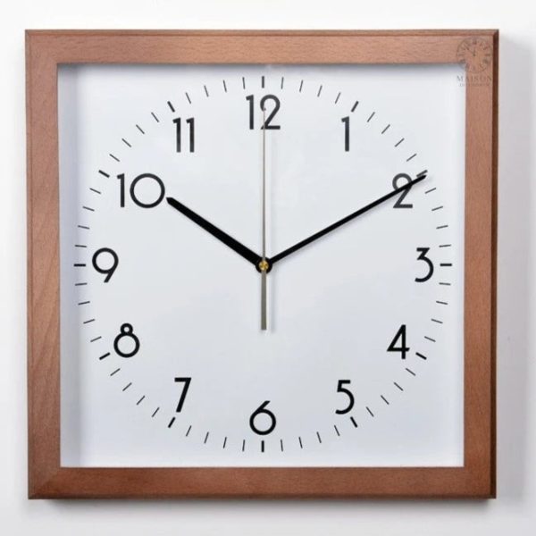 Horloge carrée en bois, touche chaleureuse pour la maison