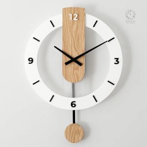 Horloge décorative avec chiffres romains pour un style classique
