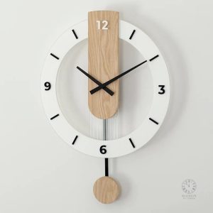 Horloge murale à chiffres romains, design intemporel et raffiné