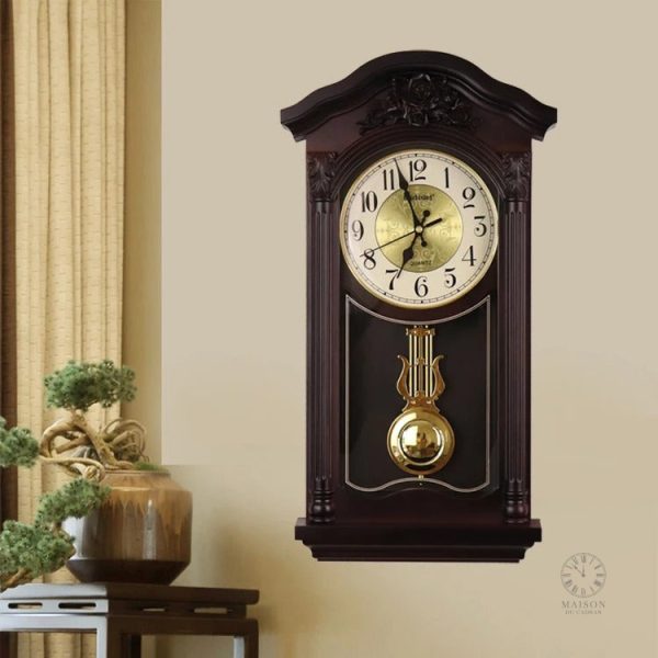 horloge-comtoise-1 Horloge Comtoise traditionnelle en bois sculpté