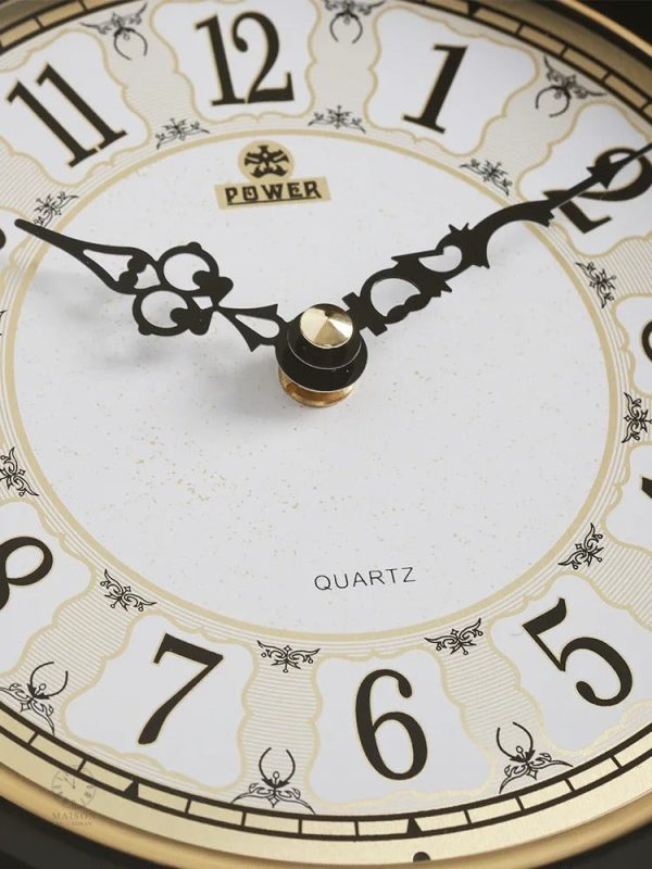 Horloge Comtoise en bois, allure nostalgique et raffinée