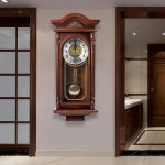 Horloge Comtoise au style rétro élégant