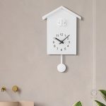 Horloge Coucou moderne au design épuré