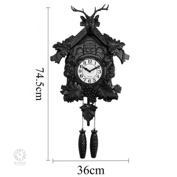 Horloge murale vintage avec motifs anciens