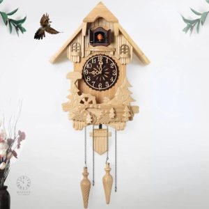 Horloge coucou en bois au design traditionnel