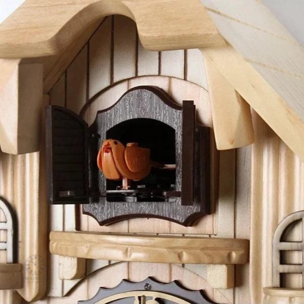 Coucou en bois, élément décoratif intemporel