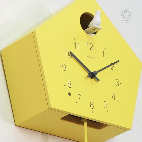 Horloge Coucou au design raffiné et artistique