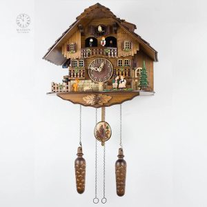 Horloge coucou suisse traditionnelle en bois