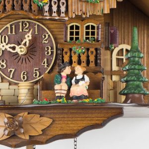 Horloge coucou suisse avec pendule classique