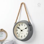 Horloge avec chiffres clairs pour une lecture facile