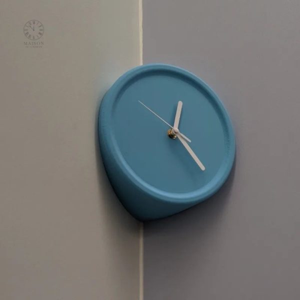 horloge-dangle-1 Horloge d'angle moderne pour bureau