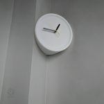 Horloge d'angle pratique pour espace de travail