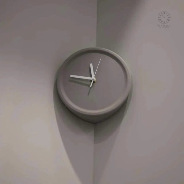 Horloge de bureau à angle stylé