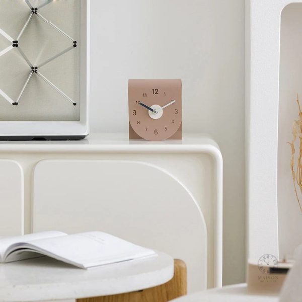 Horloge de bureau design minimaliste pour tous les espaces