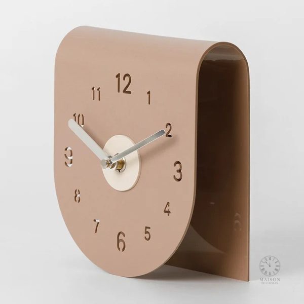 Horloge de table contemporaine pour un style raffiné