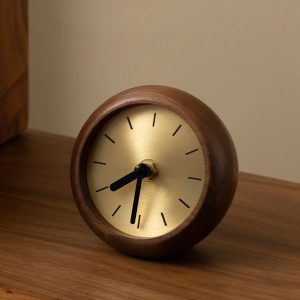 Horloge de bureau en bois avec design minimaliste