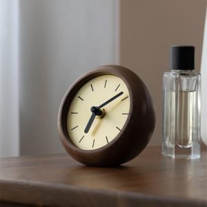 Horloge en bois pour décoration de bureau
