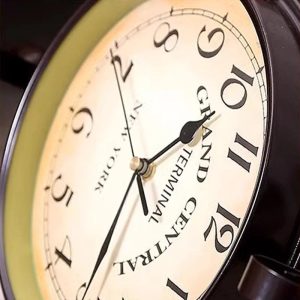 Horloge de gare au design vintage pour intérieur