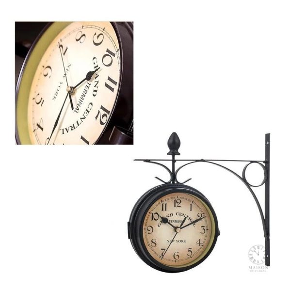Horloge murale double face pour espaces publics