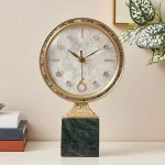 Accessoire décoratif : horloge murale au style chic et intemporel