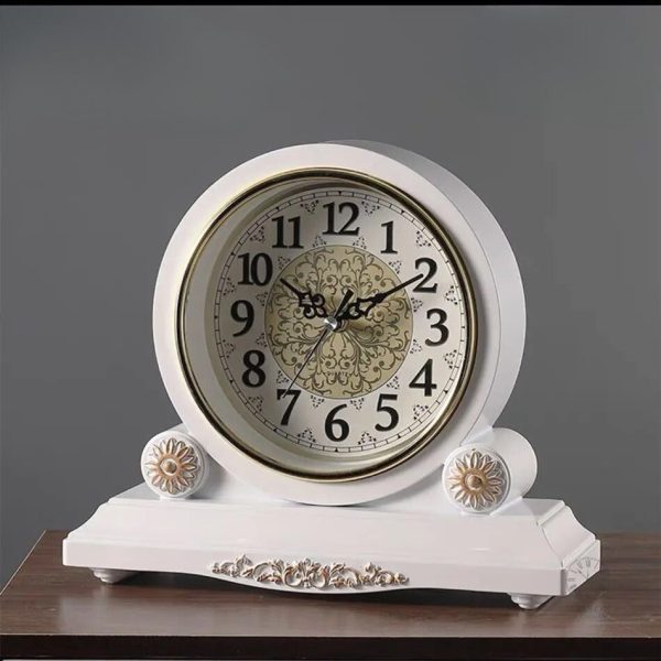 horloge-de-table-antique-1 Horloge Antique de Table au Design Vintage