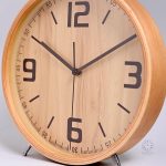 Horloge de table en bois naturel et chic