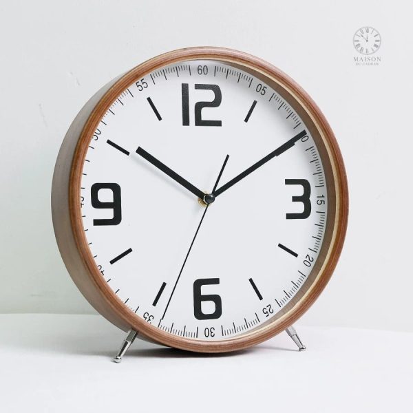 Horloge en bois, accessoire fonctionnel et esthétique