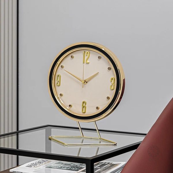 Horloge de table raffinée pour une décoration sophistiquée