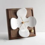 Horloge décorative minimaliste pour un intérieur scandinave