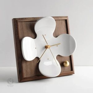 Horloge décorative minimaliste pour un intérieur scandinave