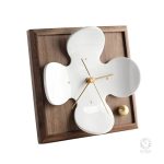 Design épuré : horloge de table pour une ambiance chaleureuse
