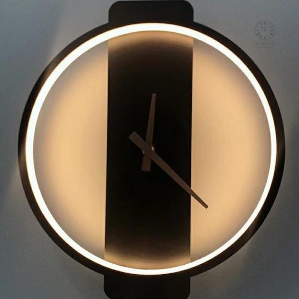 Horloge moderne avec affichage lumineux