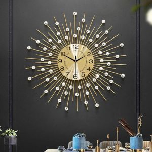 Horloge dorée élégante et moderne pour la décoration intérieure
