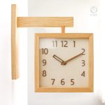 Horloge double face en métal pour une touche vintage