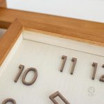 Horloge double face pour une visibilité optimale dans tous les angles