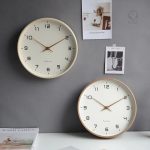 Horloge en Bois au design naturel et élégant