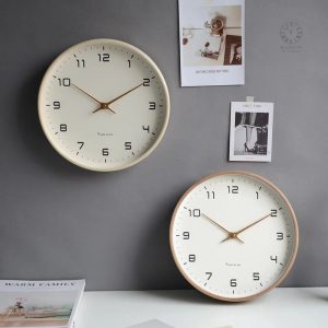 Horloge en Bois au design naturel et élégant