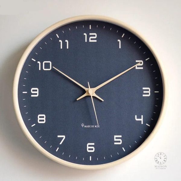 Horloge en Bois minimaliste pour un style épuré