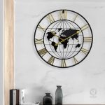 Horloge murale chic avec chiffres romains
