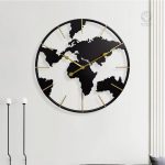 Horloge murale en fer forgé style vintage