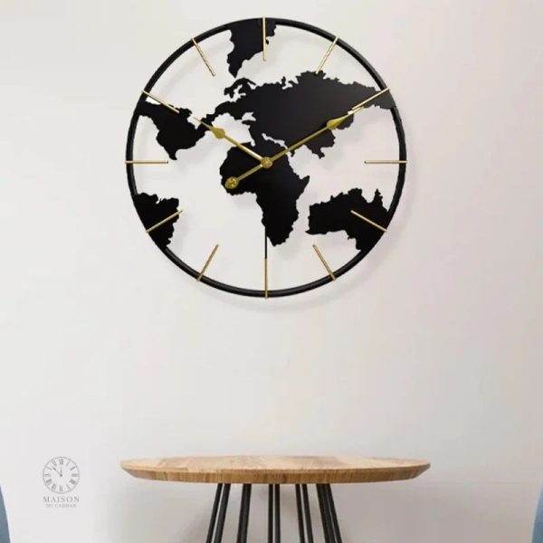 Horloge vintage en fer forgé pour décoration intérieure