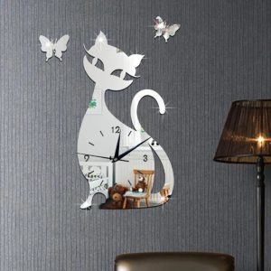 Horloge murale design chat en bois