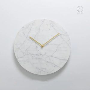 Horloge en marbre blanc, design élégant et moderne
