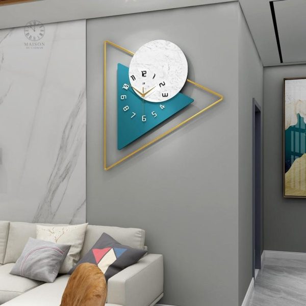 Horloge murale design en métal élégant