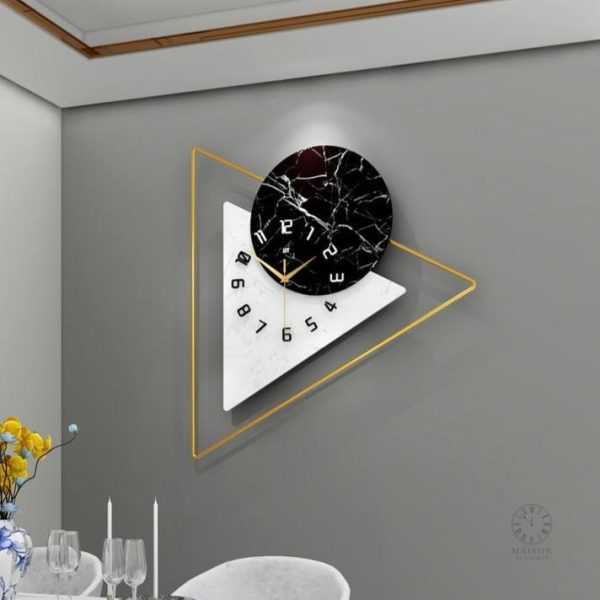 Horloge murale design en métal pour salon