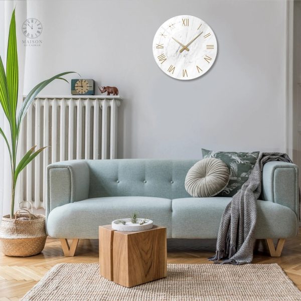 Horloge en verre au design classique avec chiffres romains