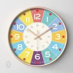 Horloge éducative pour aider les enfants à lire l'heure